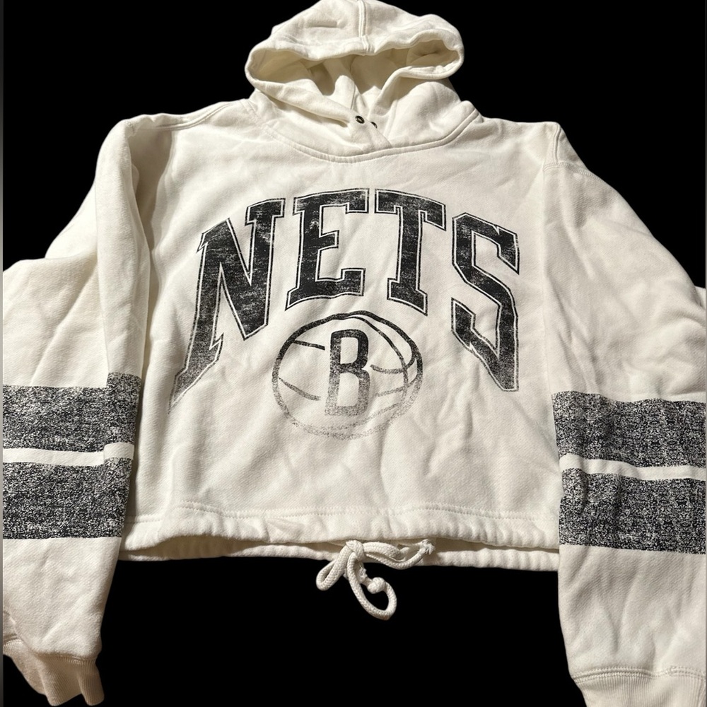 Grey/cream colored sweatshirt